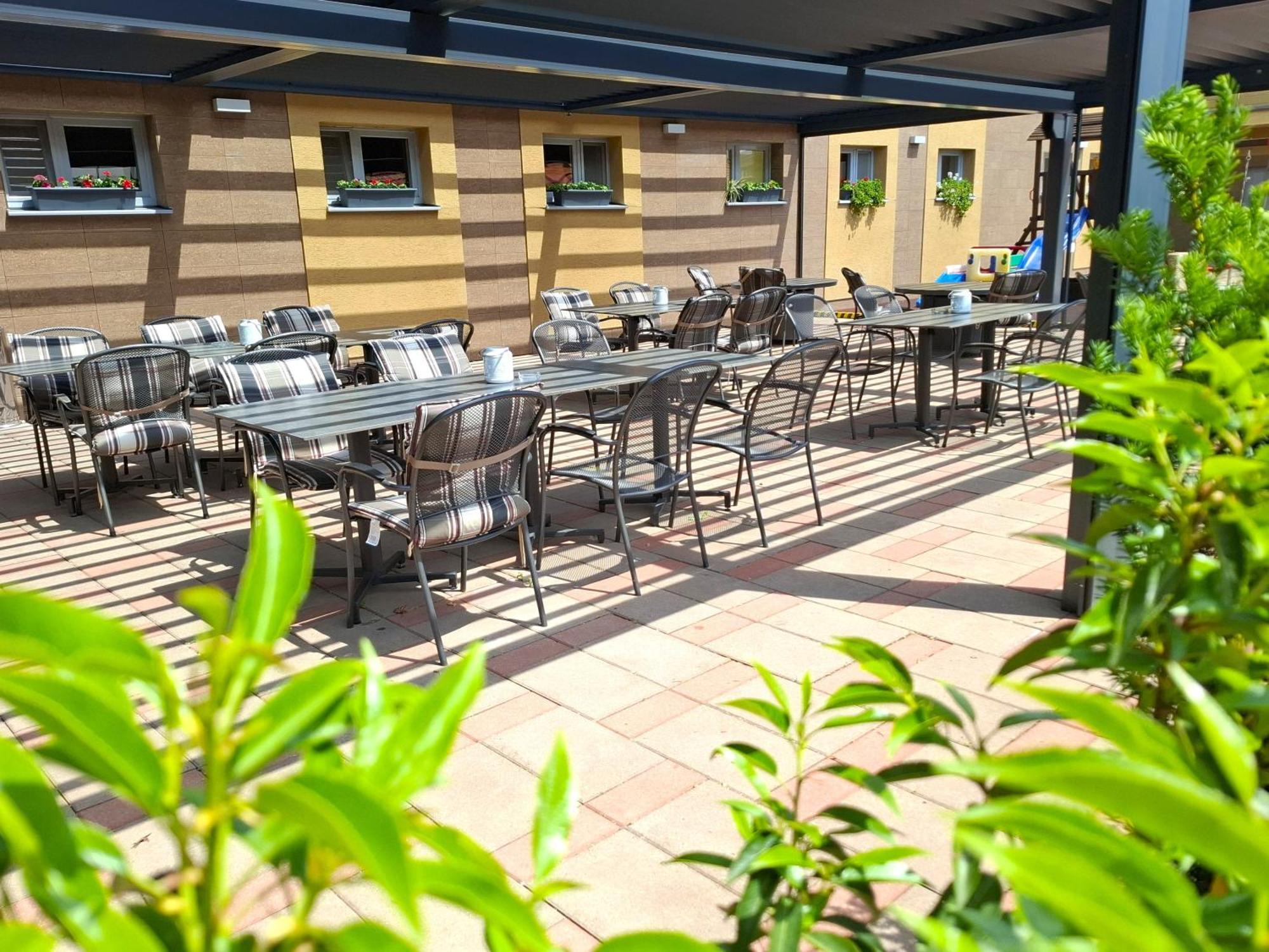 Hotel Eminent Stupava Exterior foto